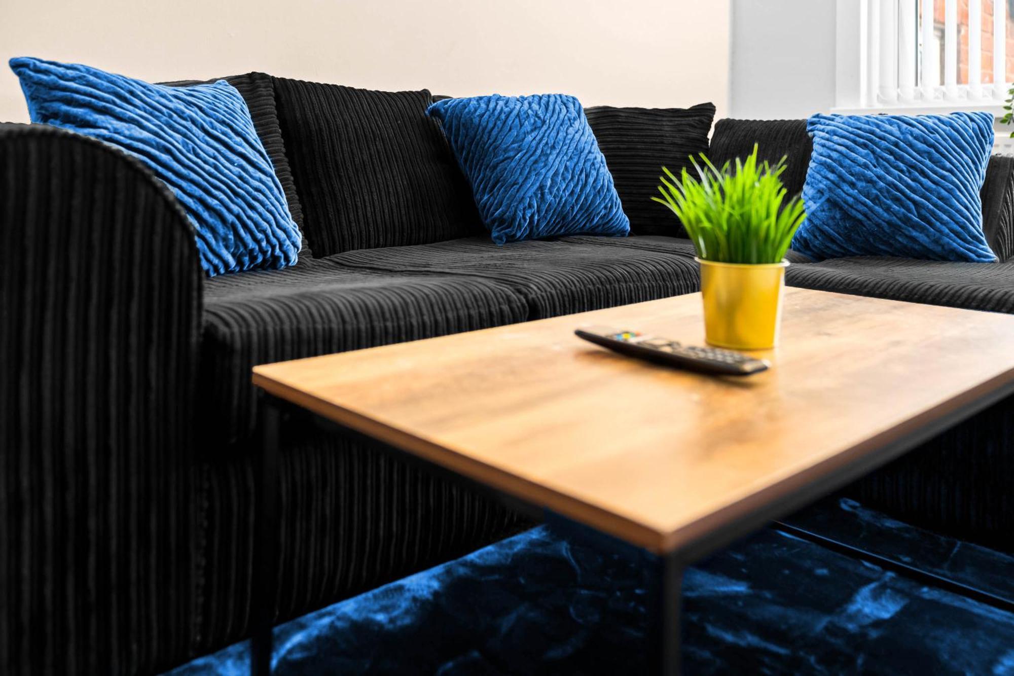 Two Bedroom Apartment - Single Beds - Accommodates 3 - Street Parking - Top Rated -Wbb West Bromwich Exteriör bild