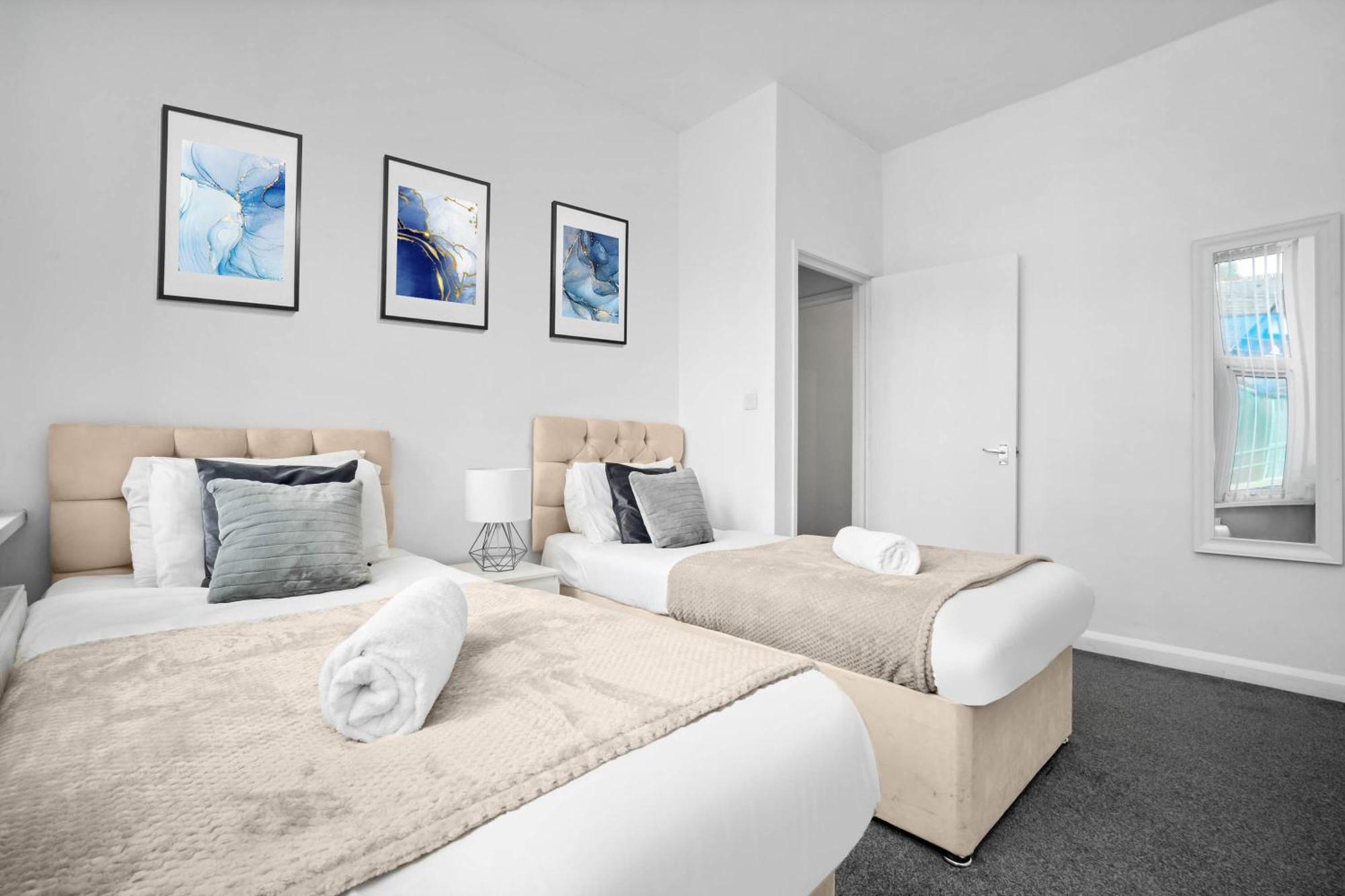 Two Bedroom Apartment - Single Beds - Accommodates 3 - Street Parking - Top Rated -Wbb West Bromwich Exteriör bild