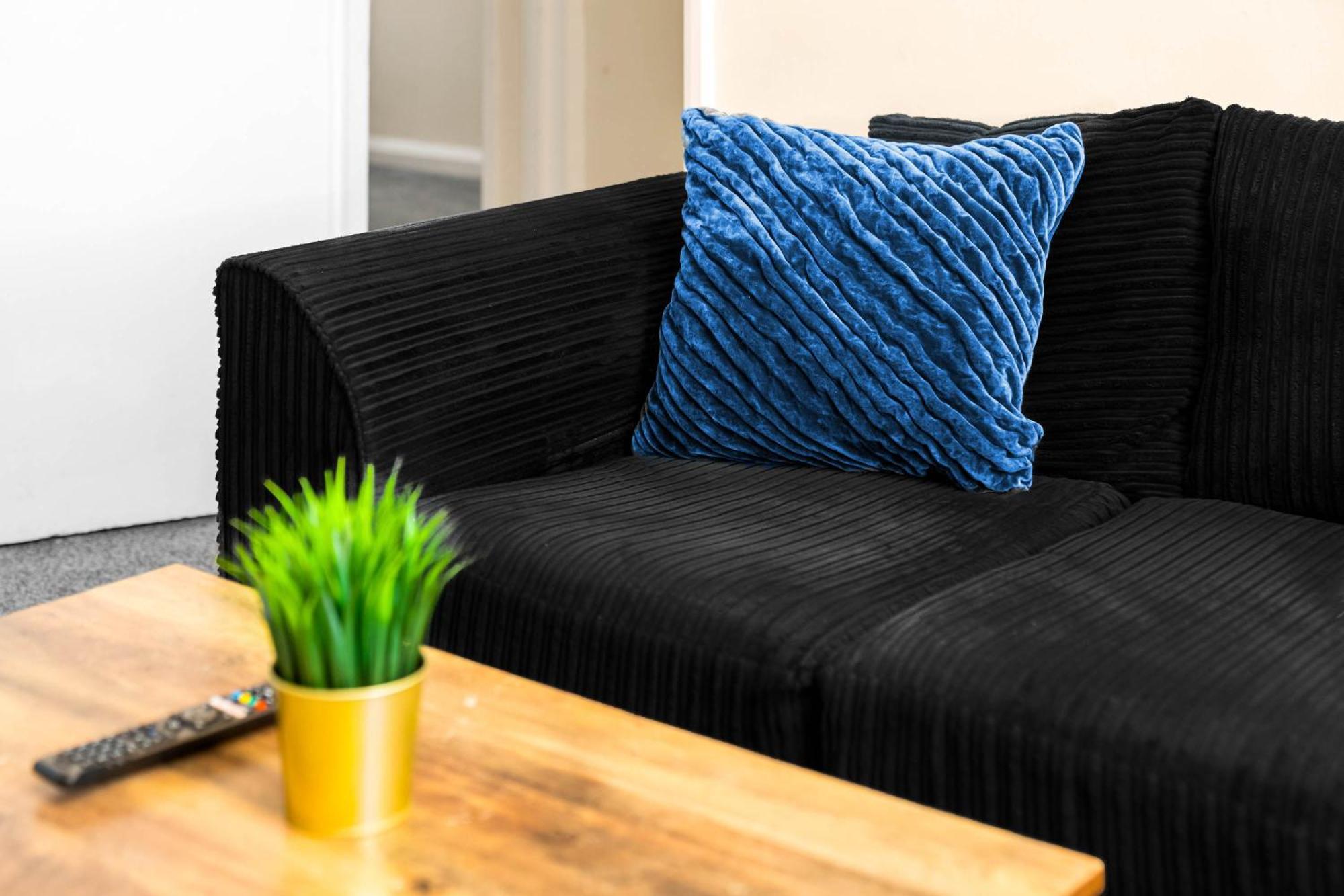 Two Bedroom Apartment - Single Beds - Accommodates 3 - Street Parking - Top Rated -Wbb West Bromwich Exteriör bild